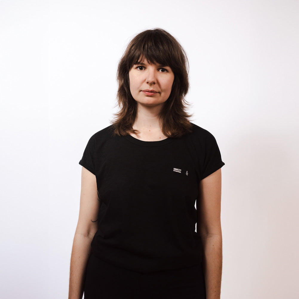 Amnesty (T-Shirt mit U-Ausschnitt Amnesty)